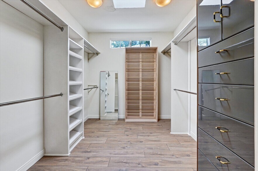 More Photos Of 4623 Hayvenhurst Ave, Encino Apartments For Sale