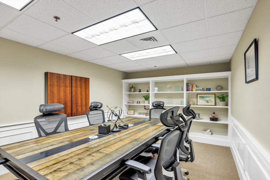 More Photos Of 540 Main St, Hyannis General Retail For Sale