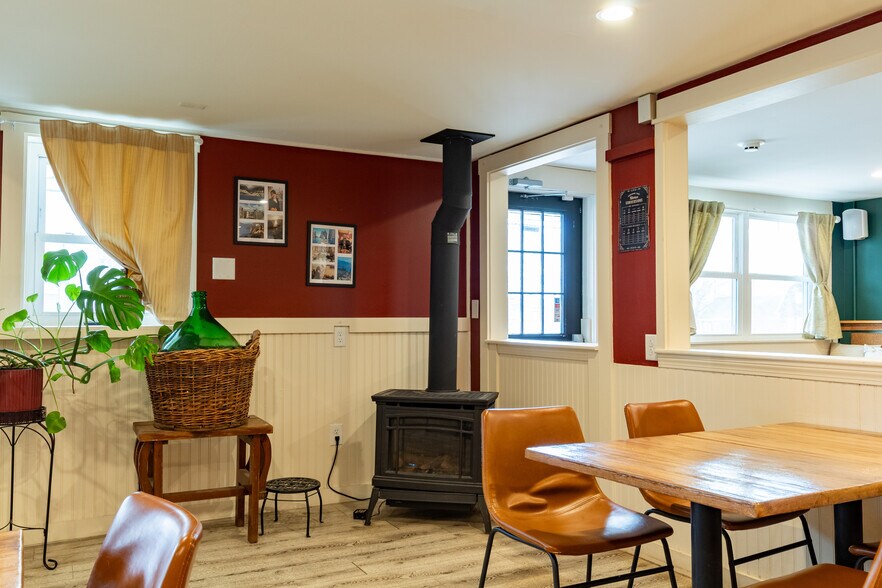 More Photos Of 424 Walnut Hill Rd, North Yarmouth Restaurant For Sale