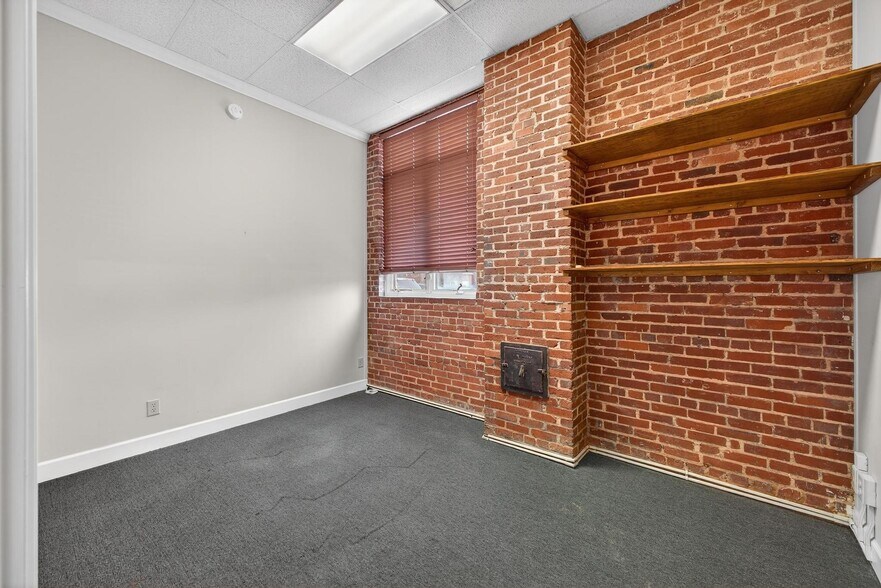 More Photos Of 228 Richland Ave W, Aiken Coworking Space