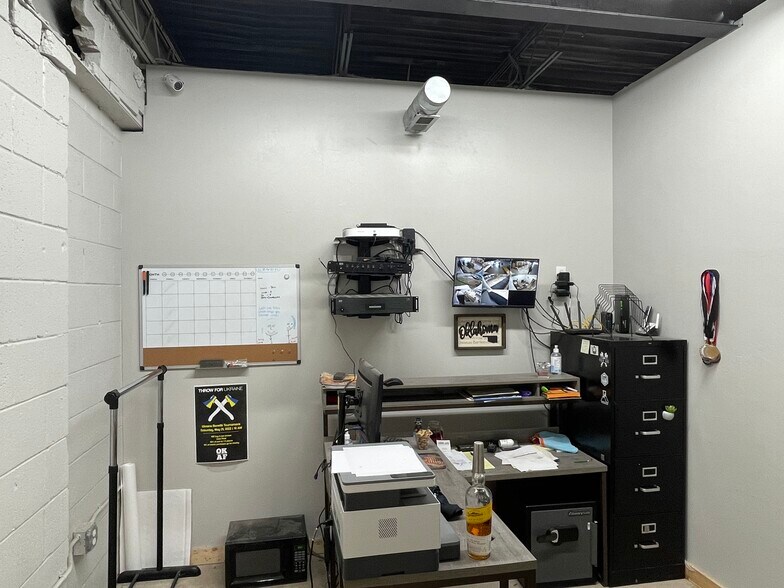 More Photos Of 938 N Flood Ave, Norman General Retail For Sale