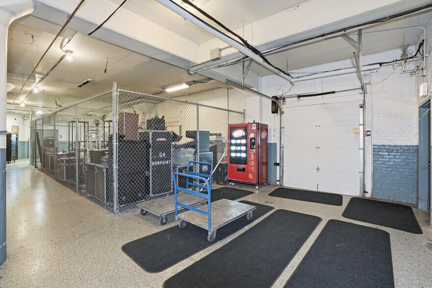 More Photos Of 4500 S Tripp Ave, Chicago Warehouse For Sale