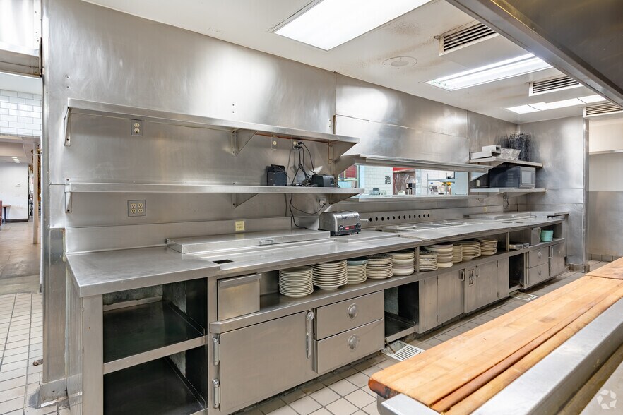 More Photos Of 534 S Myrtle Ave, Monrovia Restaurant For Lease