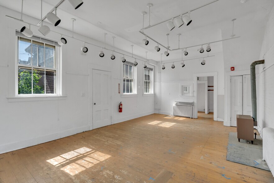 More Photos Of 51 Trumbull St, New Haven Office For Sale
