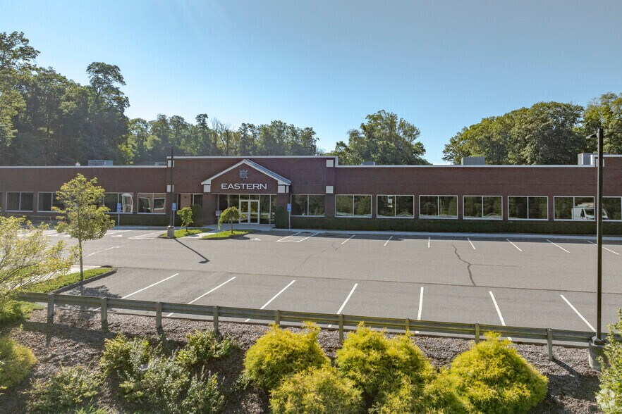 More Photos Of 111 Park Ridge Rd, Brookfield Light Manufacturing For Sale