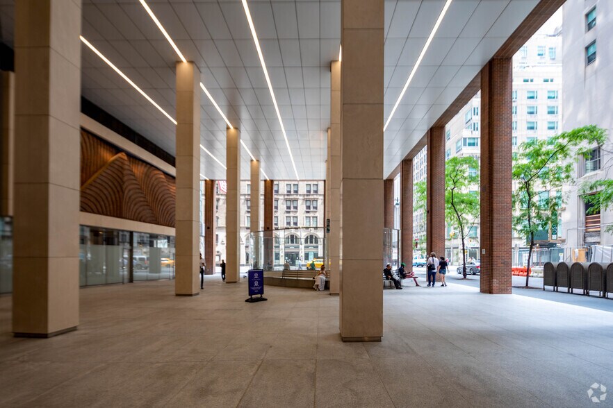 More Photos Of 560 Lexington Ave, New York Coworking Space