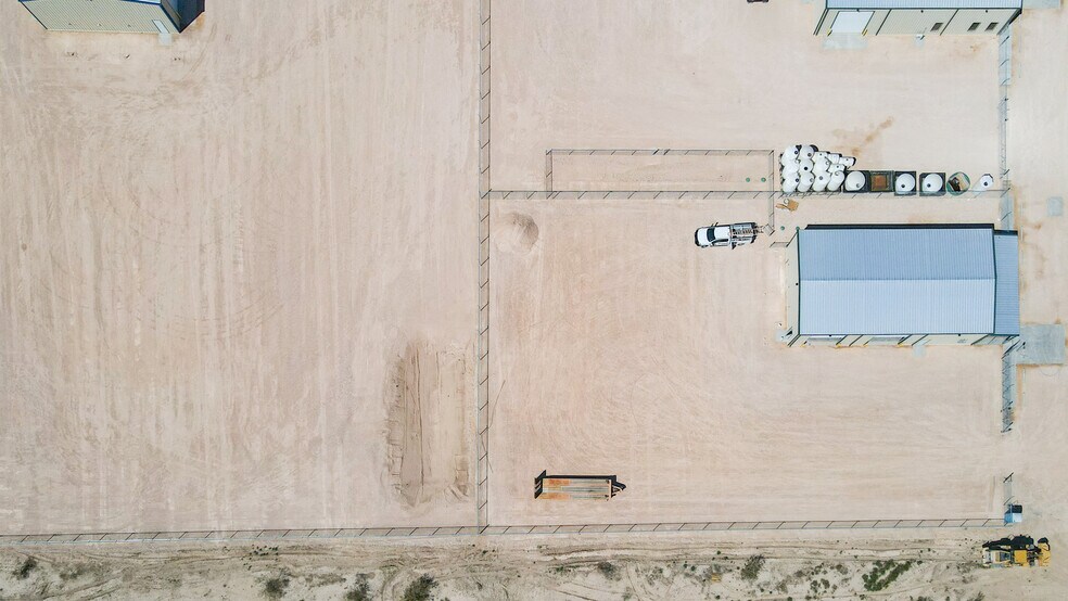 More Photos Of 2269 Ocotillo Dr, Pecos Industrial For Lease