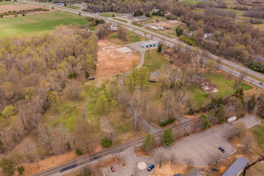 More Photos Of 11275 Edge Hill Rd, Newburg Service For Sale