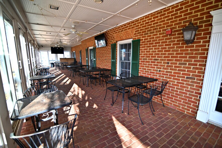 More Photos Of 15120 Washington St, Haymarket Restaurant For Sale