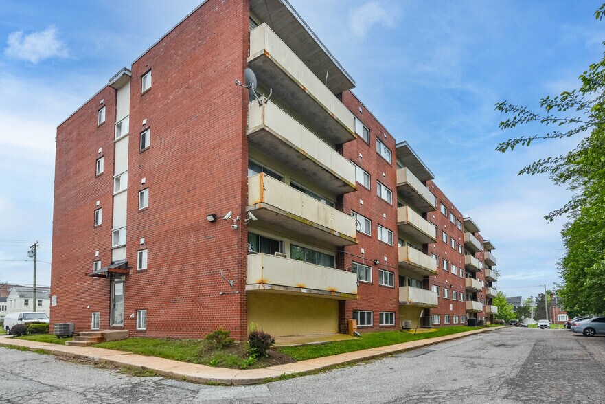 More Photos Of 3809 Clarks Ln, Baltimore Apartments For Sale