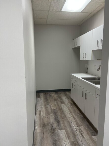 More Photos Of 9720-9734 W Sample Rd, Coral Springs Office For Lease