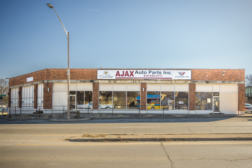 Primary Photo Of 10401 E US Highway 24, Independence Flex For Sale