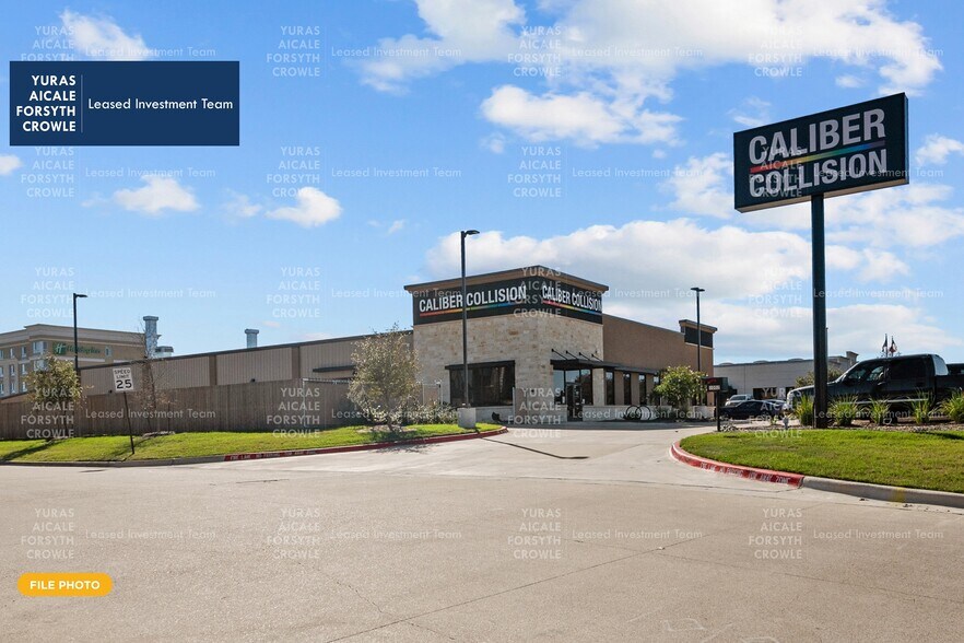 More Photos Of 1002 Southwest Pky E, College Station Auto Repair For Sale