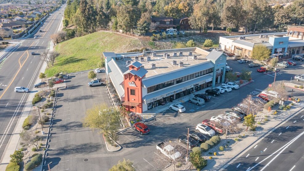 More Photos Of 32395A-32395B Clinton Keith Rd, Wildomar Unknown For Lease