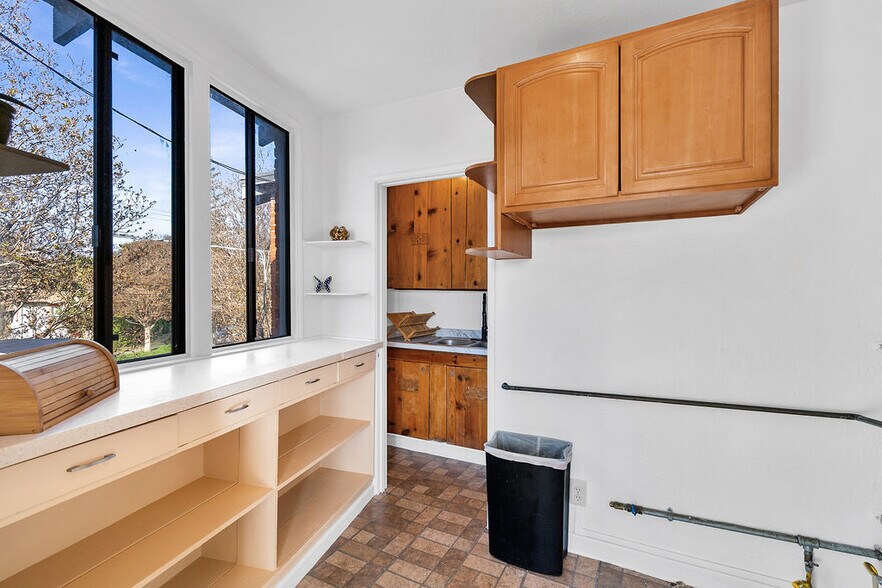 More Photos Of 220 Parker Ave, Rodeo Storefront Retail Residential For Sale