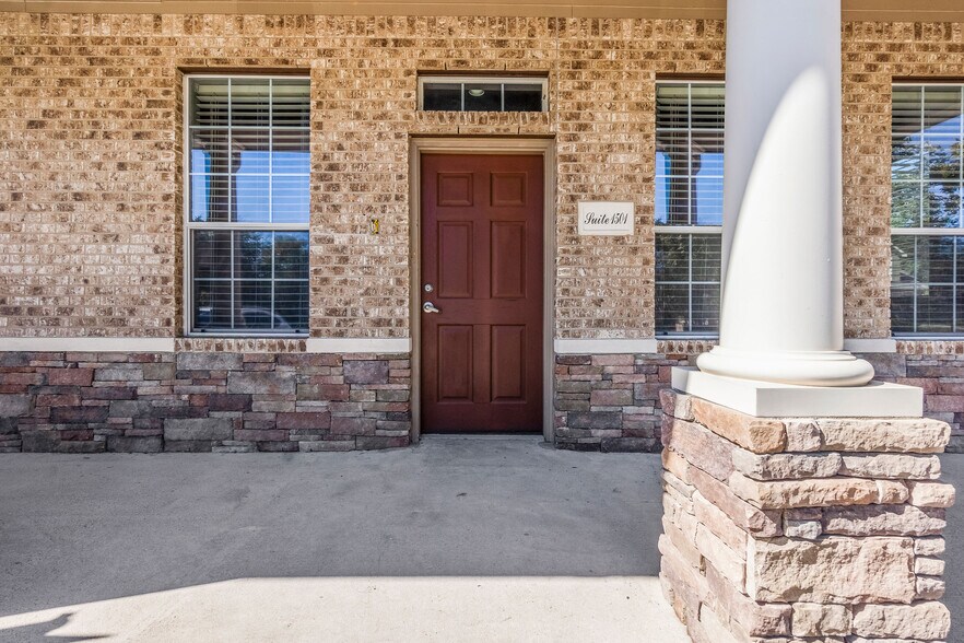 More Photos Of 25511 Budde Rd, The Woodlands Office For Sale