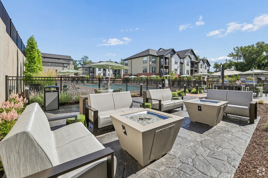 More Photos Of 2418 Main St, Rocky Hill Apartments For Lease