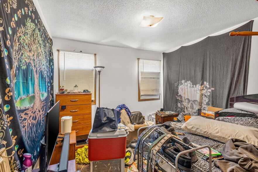 More Photos Of 875-885 25th St, Lincoln Apartments For Sale