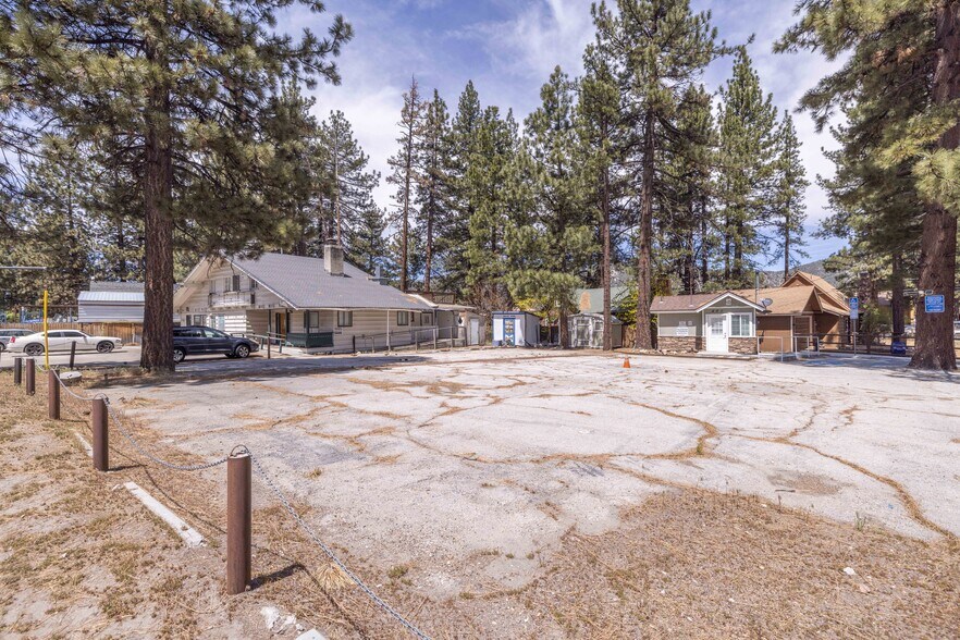 More Photos Of 401 W Big Bear Blvd, Big Bear City Auto Dealership For Lease