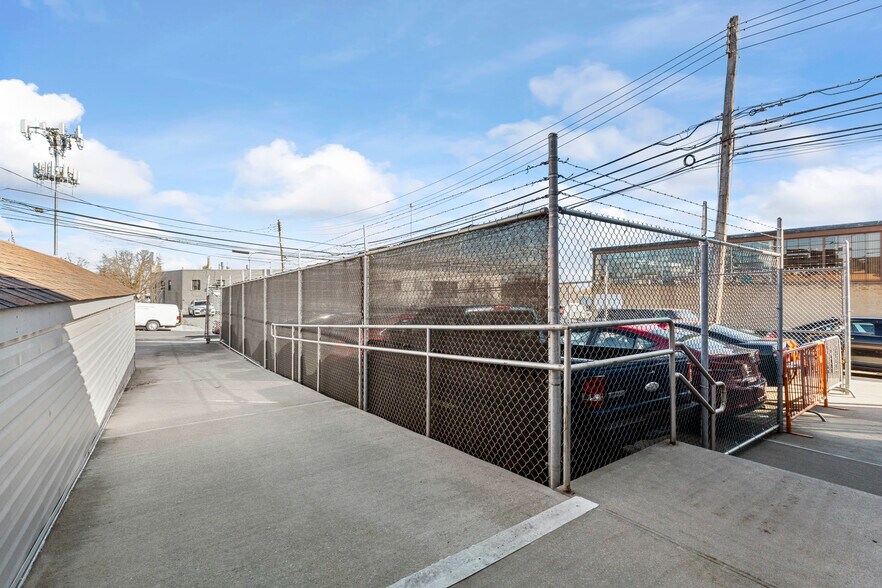 More Photos Of 49-18 25th Ave, Woodside Warehouse For Sale