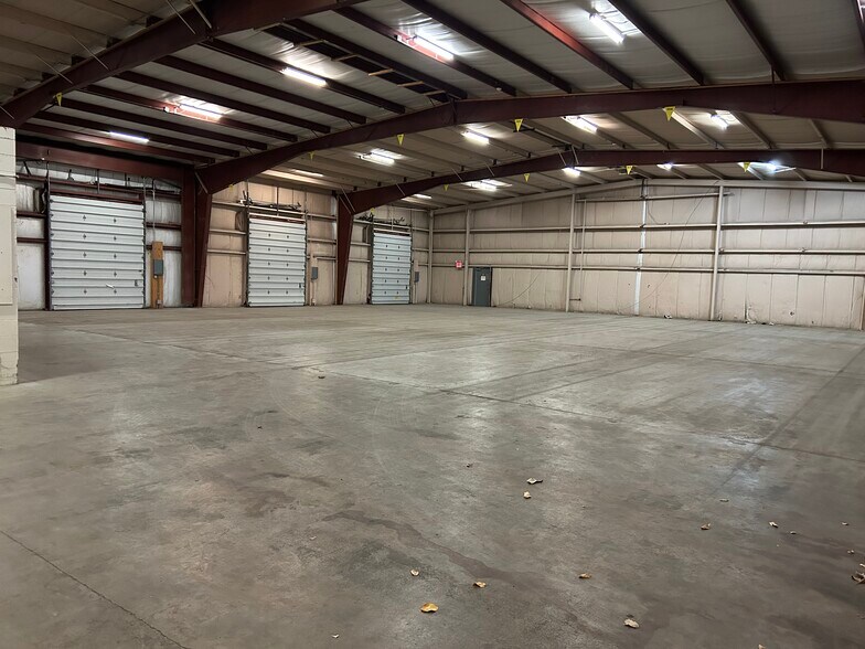 More Photos Of 3700 Commerce Dr, Madison Light Distribution For Lease