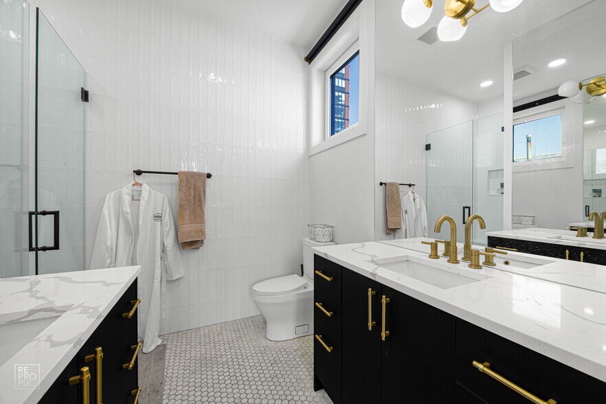 More Photos Of 1653 W Division St, Chicago Storefront Retail Residential For Sale