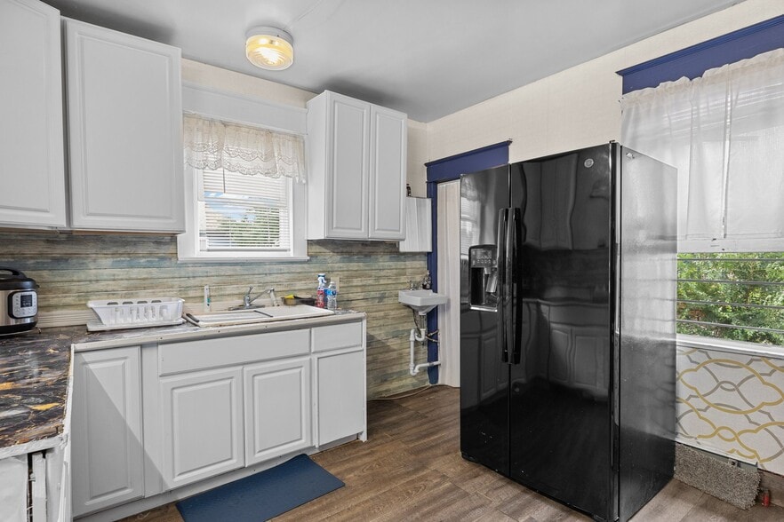 More Photos Of 600 W Broad St, Paulsboro Specialty For Sale