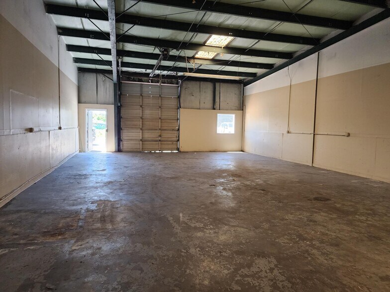 Primary Photo Of 13625 50th Way N, Clearwater Warehouse For Lease