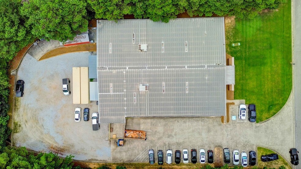 More Photos Of 140 Manufacturers Ct, Winder Industrial For Sale