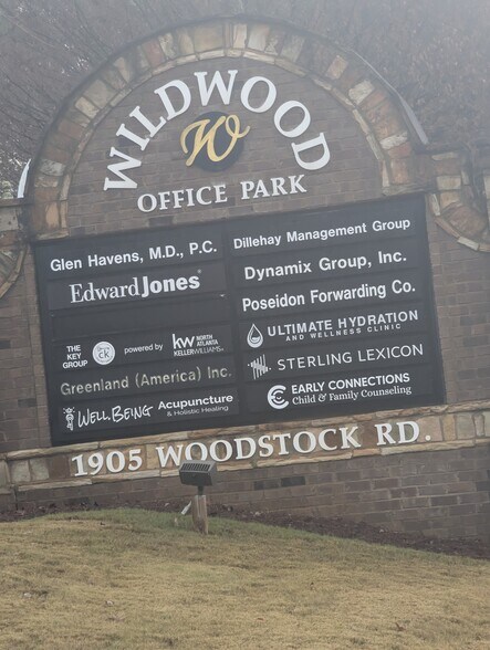 More Photos Of 1905 Woodstock Rd, Roswell Office For Lease
