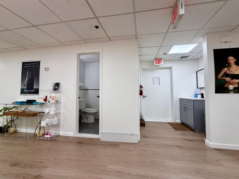 More Photos Of 37 Congers Rd, New City Office For Lease