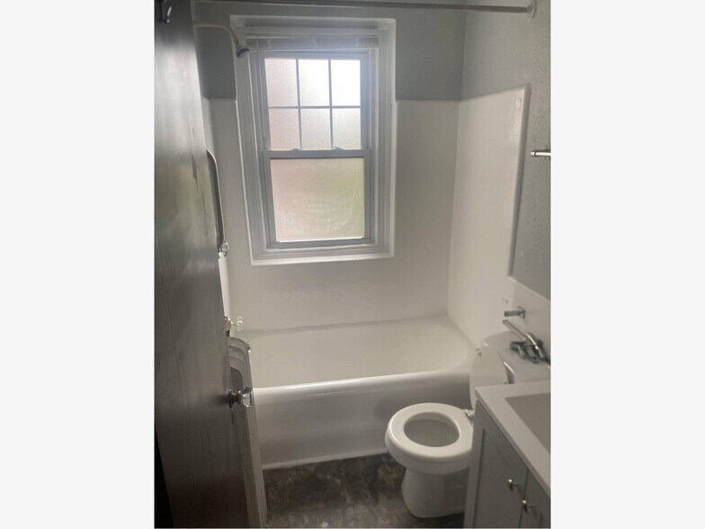 More Photos Of 600 James St, Syracuse Apartments For Sale