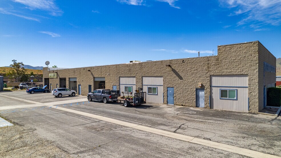 More Photos Of 410 W J St, Tehachapi Light Manufacturing For Sale