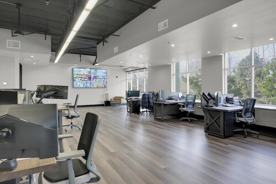 More Photos Of 4720-4790 Calle Carga, Camarillo Manufacturing For Sale