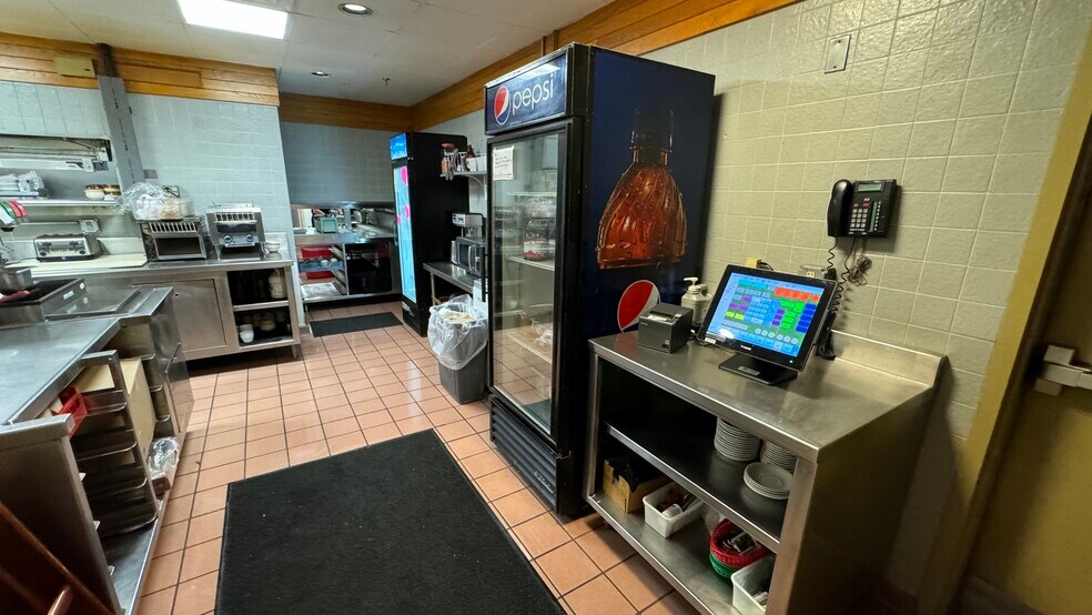 More Photos Of 2100 W Union Blvd, Bethlehem Restaurant For Lease