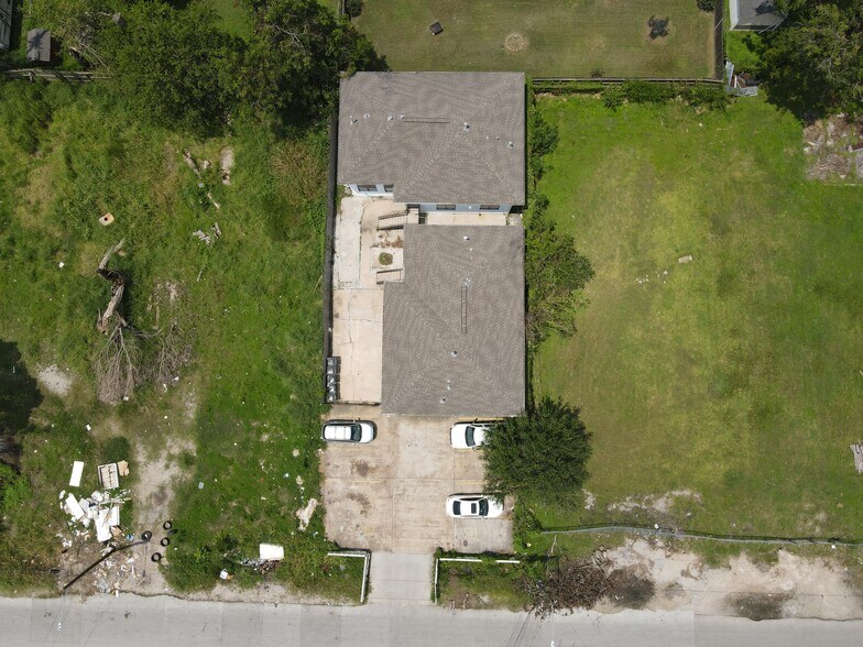 More Photos Of 3613 Crane St, Houston Apartments For Sale