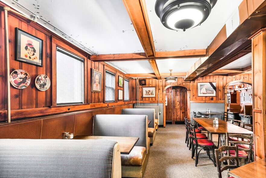 More Photos Of 67 Washington St, Auburn Storefront Retail Residential For Sale