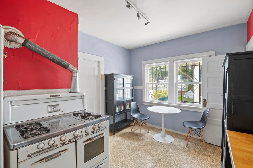 More Photos Of , Oakland Multifamily For Sale