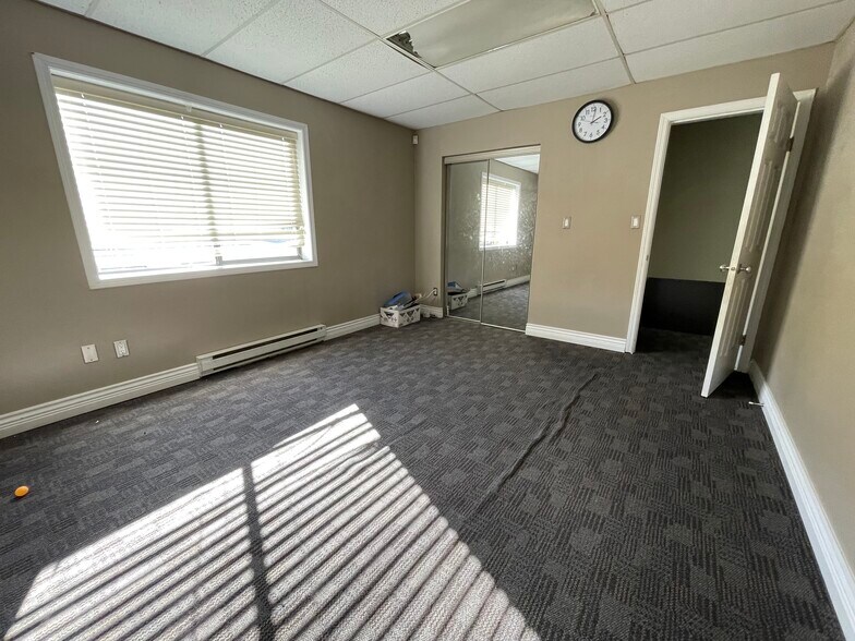 More Photos Of 8528 123rd St, Surrey Warehouse For Lease