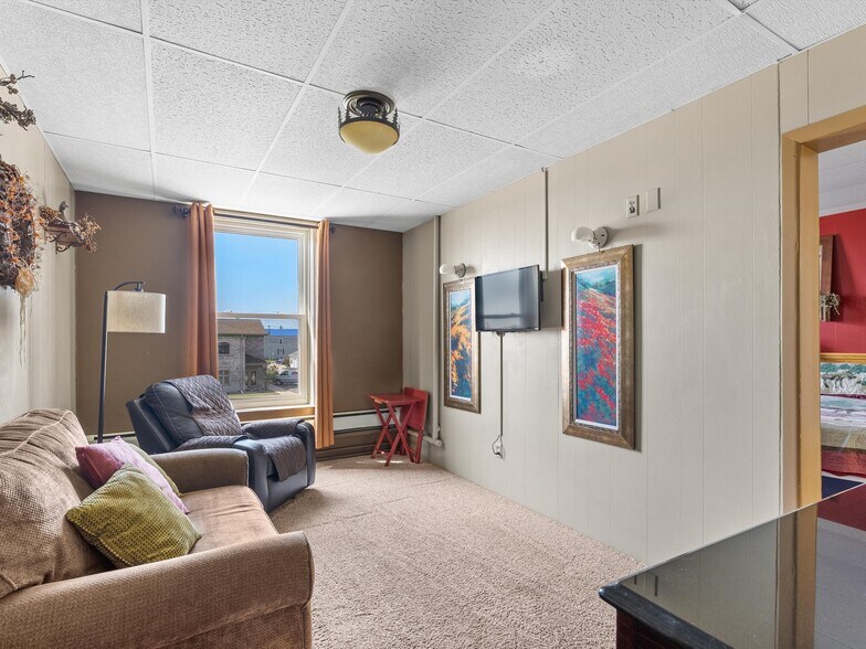 More Photos Of 201 Steele St, Algoma Hotel For Sale