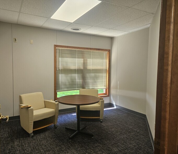 More Photos Of 1475 S Washington Ave, Saginaw Office For Lease