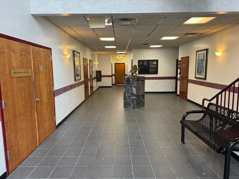More Photos Of 2186 NJ-27, North Brunswick Medical For Lease