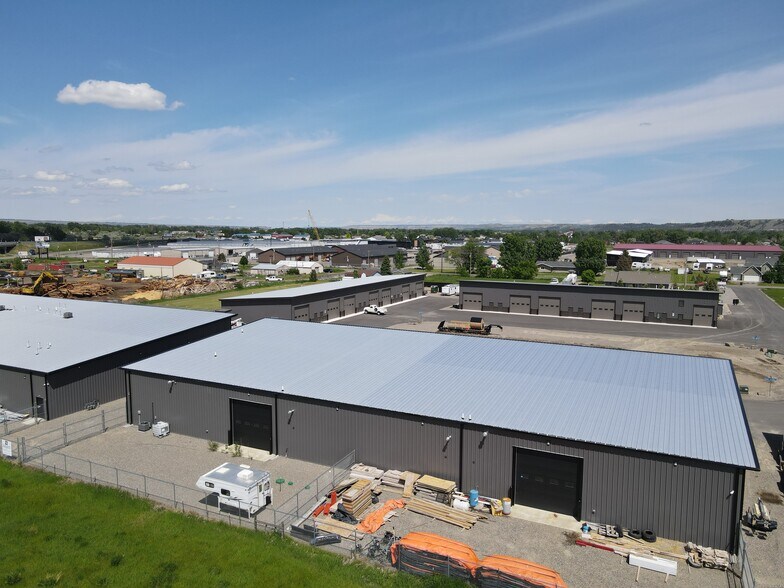 More Photos Of 3734 Crescent Lake Rd, Billings Warehouse For Lease
