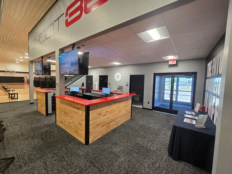 More Photos Of 1155 40th Ave S, Grand Forks Sports And Entertainment For Sale