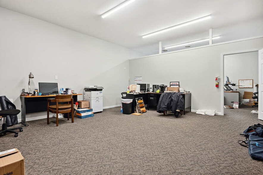 More Photos Of 1212-1216 Gum Branch Rd, Jacksonville General Retail For Sale