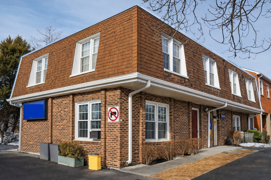 More Photos Of 5549 Langston Blvd, Arlington Flex For Lease