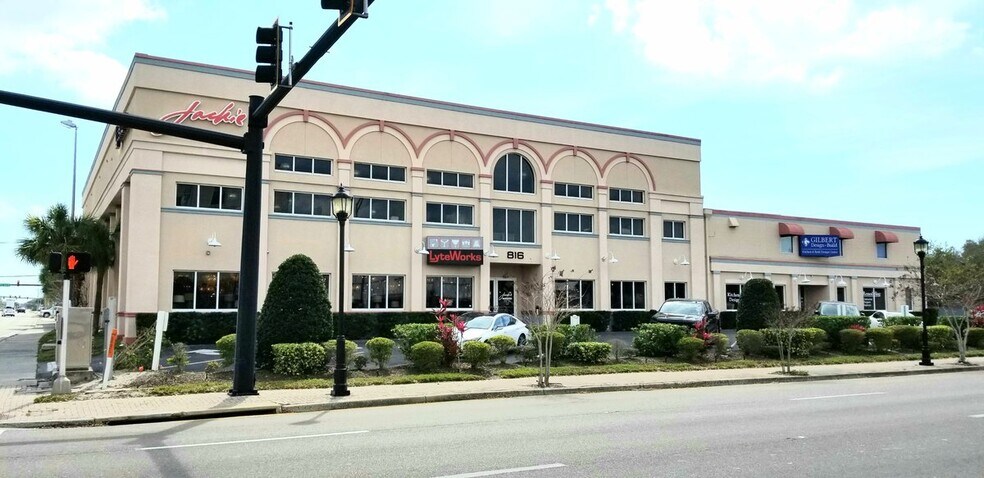 More Photos Of 816 Manatee Ave E, Bradenton General Retail For Lease