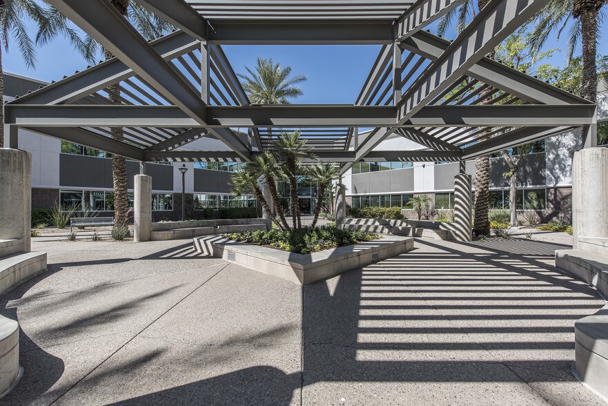 More Photos Of 950 W Elliot Rd, Tempe Office For Lease