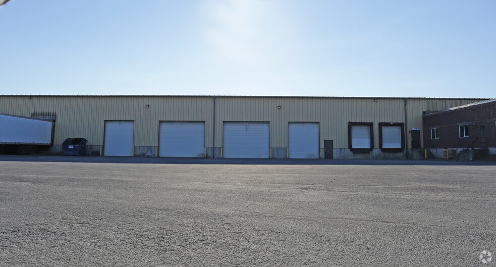 More Photos Of 1210 Route 9, South Schodack Warehouse For Lease