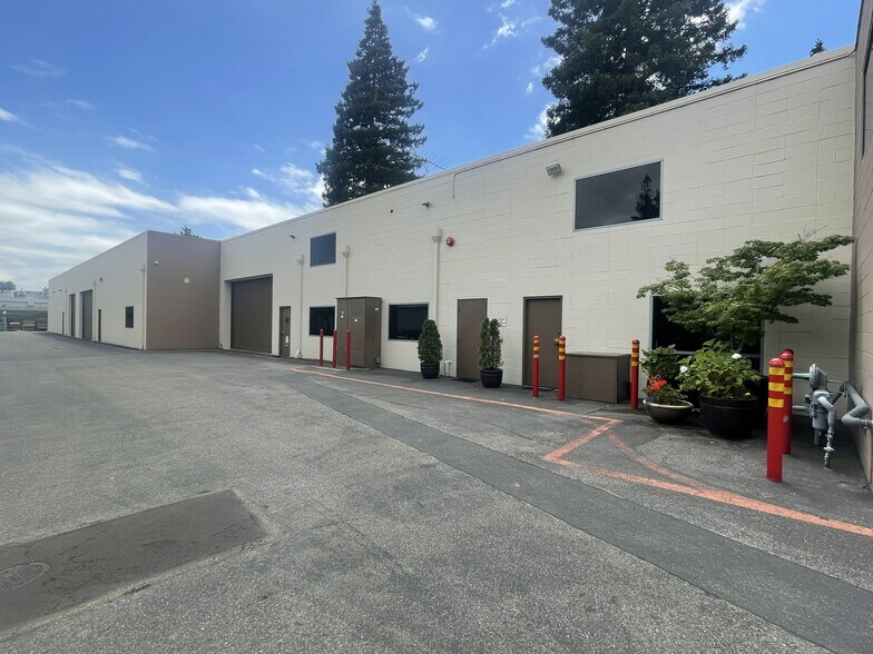 More Photos Of 943 N Shoreline Blvd, Mountain View Light Manufacturing For Lease